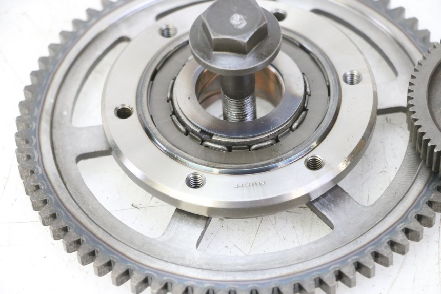 photo de ENGRENAGEM LIVRE DO MOTOR DE ARRANQUE YAMAHA TDM ABS 900 (2002 - 2014) - Outro ângulo de visão