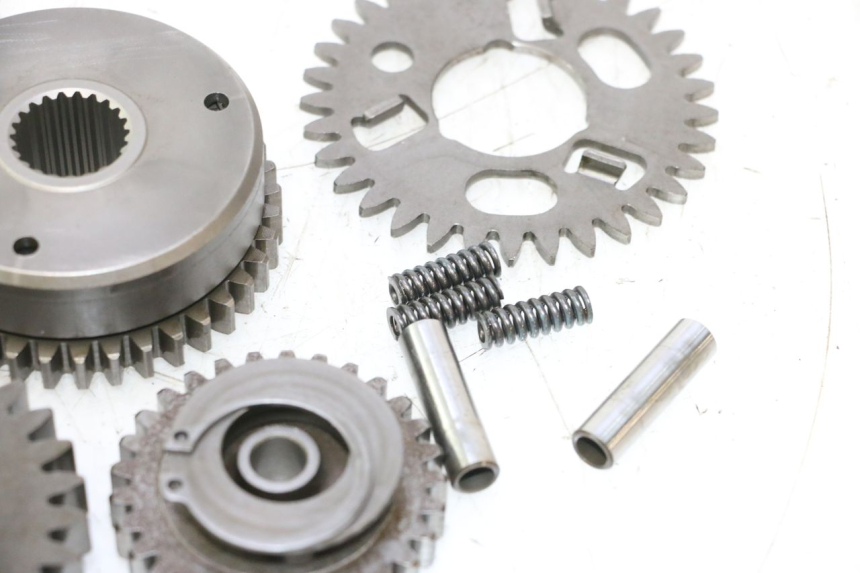 photo de ENGRENAGEM LIVRE DO MOTOR DE ARRANQUE HONDA VFR FI RC46 800 (1998 - 2001) - Detalhe da peça