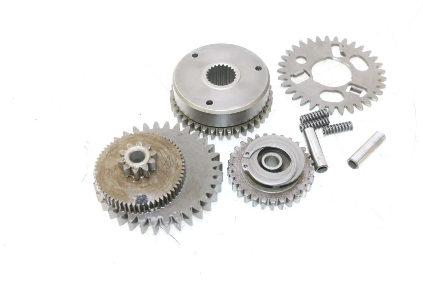 photo de ENGRENAGEM LIVRE DO MOTOR DE ARRANQUE HONDA VFR FI RC46 800 (1998 - 2001) - Outro ângulo de visão