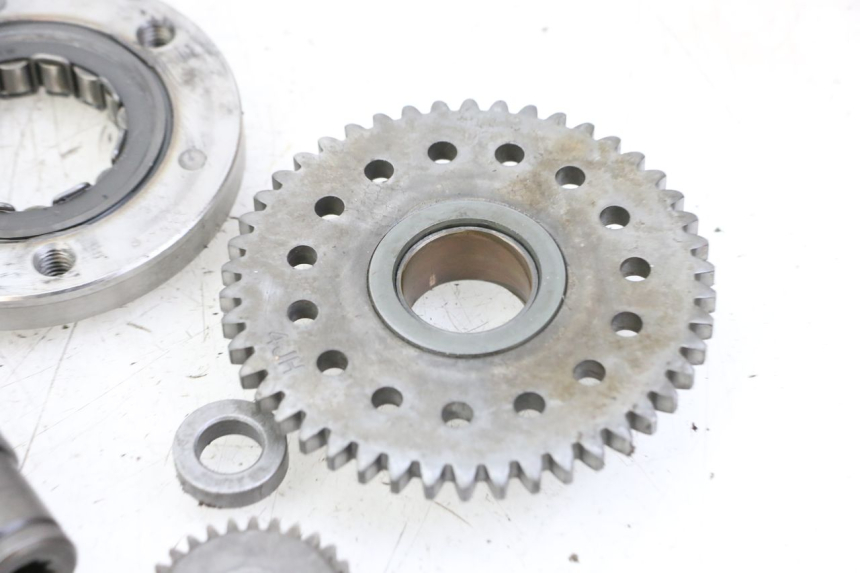 photo de ENGRENAGEM LIVRE DO MOTOR DE ARRANQUE YAMAHA FZS FAZER 600 (2001 - 2003) - Outro ângulo de visão