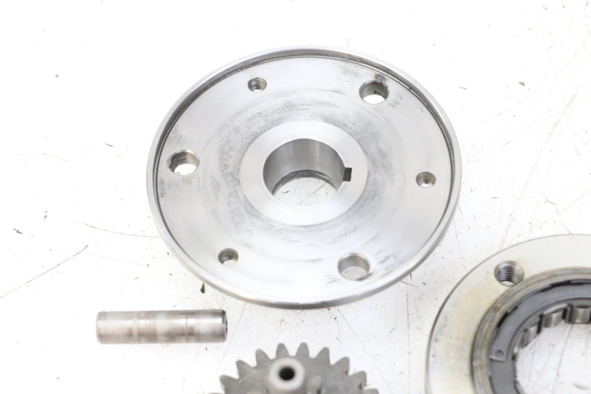 photo de ENGRENAGEM LIVRE DO MOTOR DE ARRANQUE YAMAHA FZS FAZER 600 (2001 - 2003) - Peça verificada