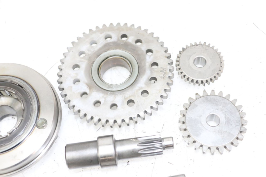 photo de ENGRENAGEM LIVRE DO MOTOR DE ARRANQUE YAMAHA FZS FAZER 600 (2001 - 2003) - Zoom do estado de desgaste