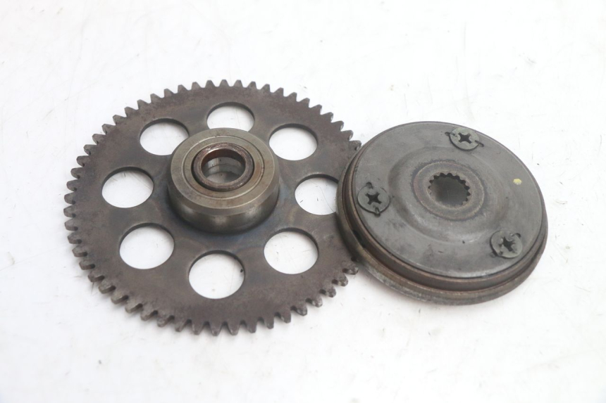 photo de ENGRENAGEM LIVRE DO MOTOR DE ARRANQUE YAMAHA YP MAJESTY 125 (1998 - 2001) - Outro ângulo de visão