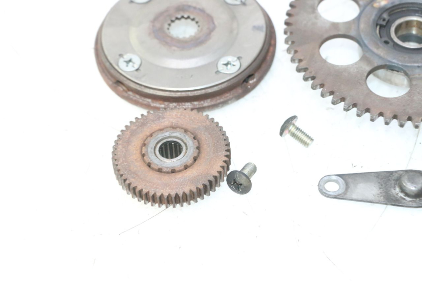 photo de ENGRENAGEM LIVRE DO MOTOR DE ARRANQUE YAMAHA YP MAJESTY 125 (2007 - 2010) - Zoom do estado de desgaste