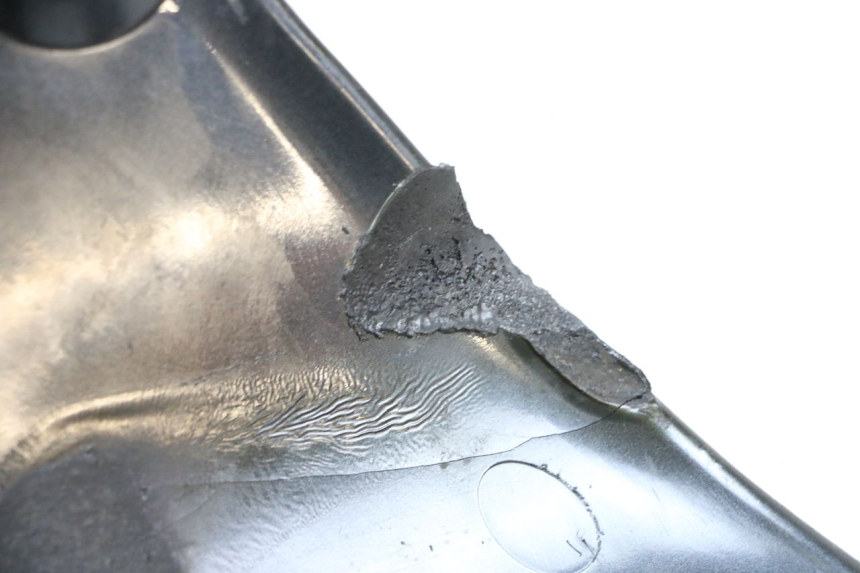 photo de PROTETOR DO MOTOR KAWASAKI GPZ RX 1000 (1986 - 1988) - Zoom do estado de desgaste