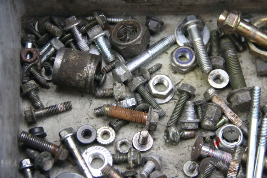 photo de SACO DE PARAFUSOS E FERRAGENS ECCITY ARTELEC 670 1 (2013 - 2017) - Pontos de fixação
