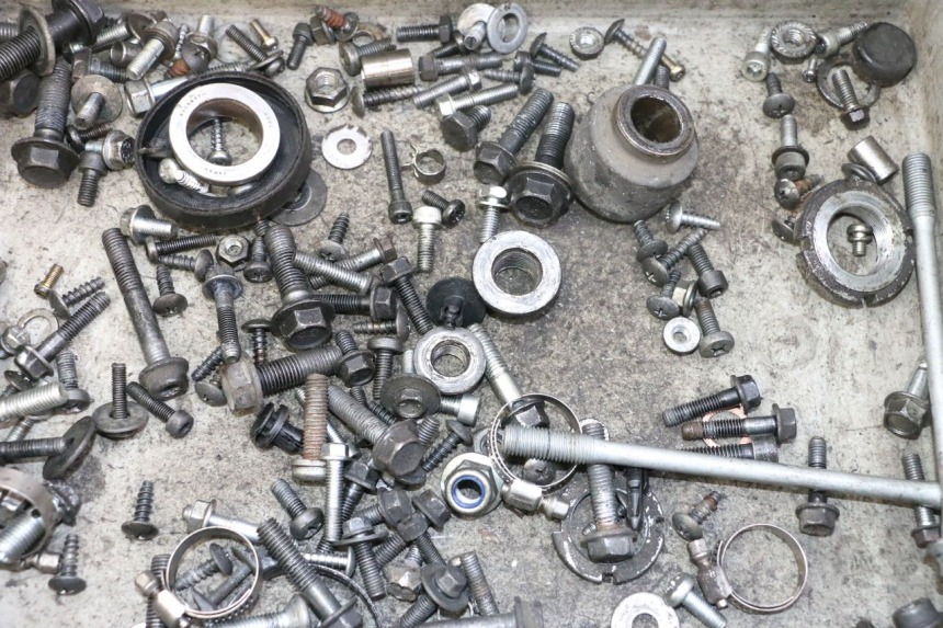 photo de SACO DE PARAFUSOS E FERRAGENS SUZUKI BURGMAN 125 (2007 - 2014) - Detalhe da peça