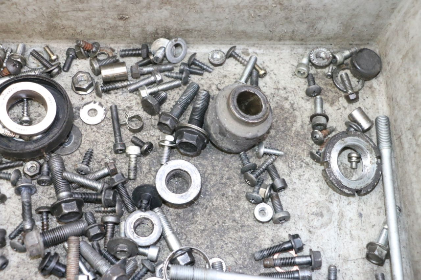 photo de SACO DE PARAFUSOS E FERRAGENS SUZUKI BURGMAN 125 (2007 - 2014) - Vista geral