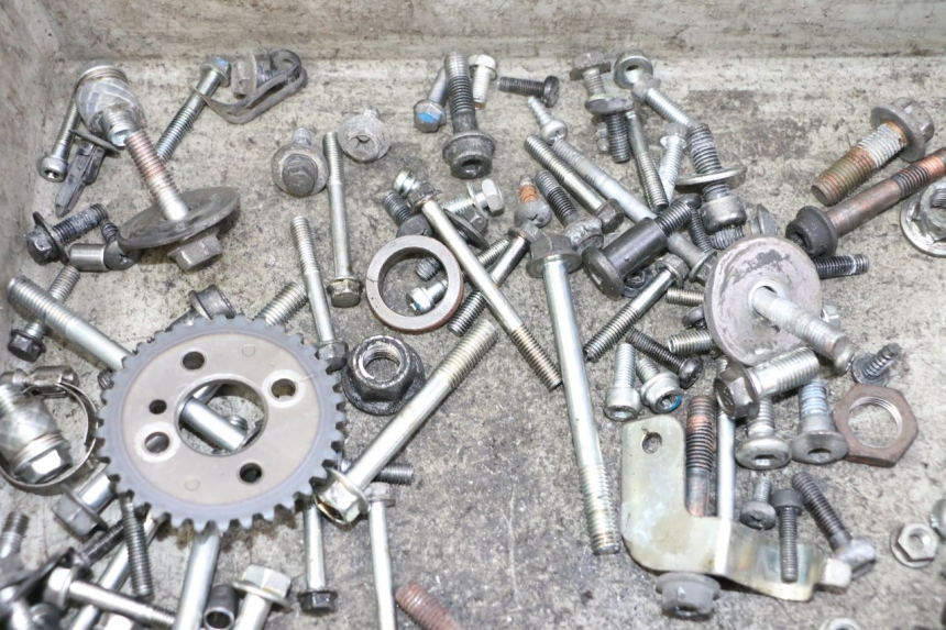 photo de SACO DE PARAFUSOS E FERRAGENS SUZUKI BURGMAN 125 (2007 - 2014) - Detalhe da peça