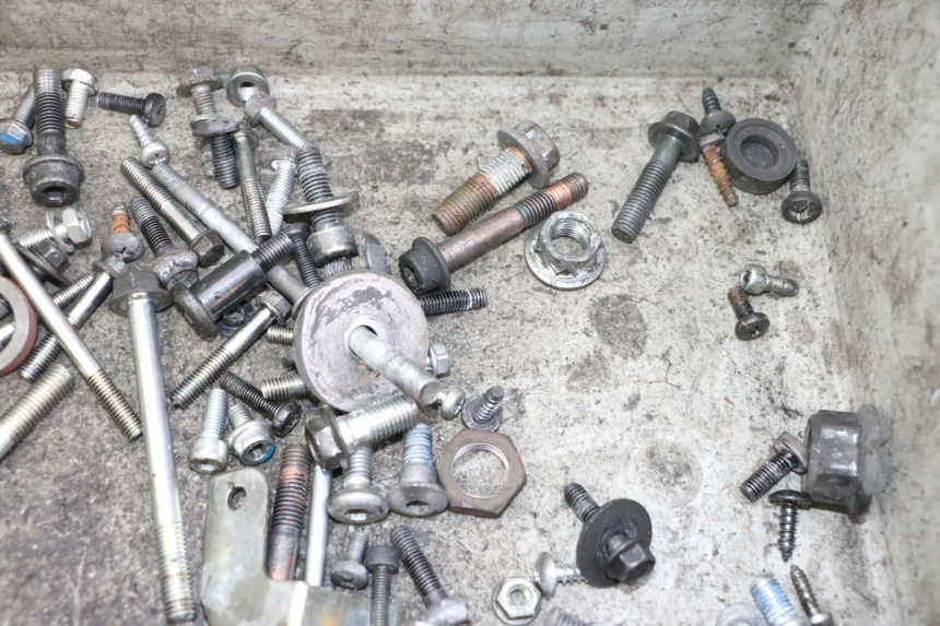 photo de SACO DE PARAFUSOS E FERRAGENS SUZUKI BURGMAN 125 (2007 - 2014) - Ampliação técnica