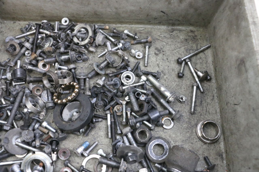 photo de SACO DE PARAFUSOS E FERRAGENS SUZUKI BURGMAN 125 (2007 - 2014) - Detalhe da peça