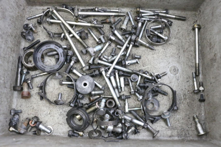 photo de SACO DE PARAFUSOS E FERRAGENS SUZUKI BURGMAN EXECUTIVE ABS 650 (2006 - 2012) - Vista principal