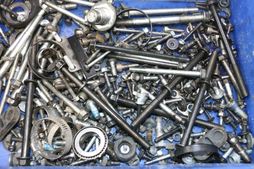 photo de SACO DE PARAFUSOS E FERRAGENS SUZUKI BURGMAN EXECUTIVE ABS 650 (2006 - 2012) - Detalhe da peça