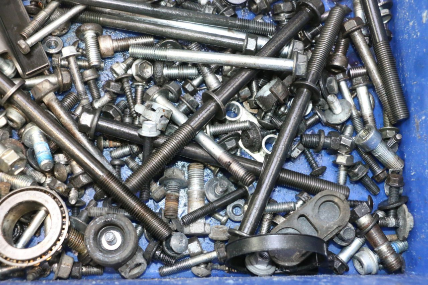 photo de SACO DE PARAFUSOS E FERRAGENS SUZUKI BURGMAN EXECUTIVE ABS 650 (2006 - 2012) - Ampliação técnica