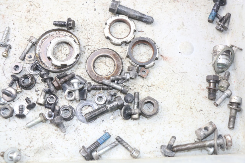 photo de SACO DE PARAFUSOS E FIXADORES YAMAHA BW'S 50 (2004 - 2017) - Zoom do estado de desgaste