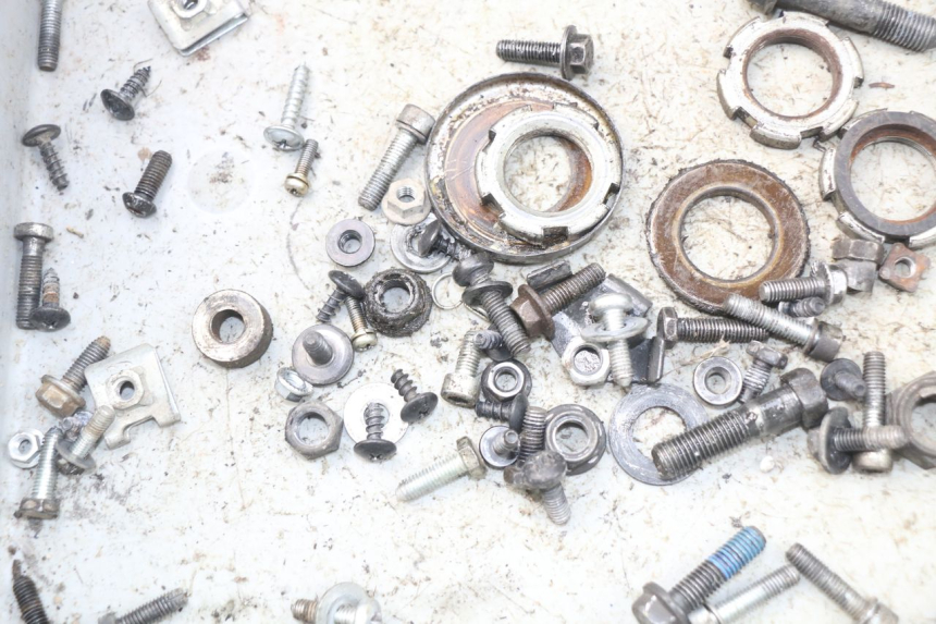 photo de SACO DE PARAFUSOS E FIXADORES YAMAHA BW'S 50 (2004 - 2017) - Outro ângulo de visão