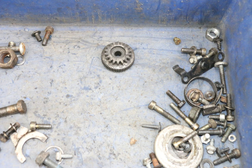 photo de SACO DE PARAFUSOS E FIXADORES YAMAHA BW'S 50 (2004 - 2017) - Zoom do estado de desgaste