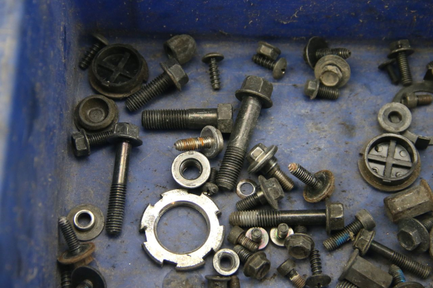 photo de SACO DE PARAFUSOS E FERRAGENS YAMAHA BW'S BWS 125 (2010 - 2013) - Pontos de fixação