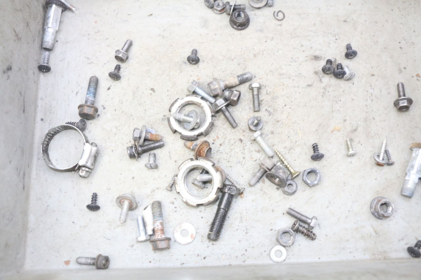 photo de SACO DE PARAFUSOS E FERRAGENS YAMAHA BW'S NAKED 50 (2008 - 2019) - Zoom do estado de desgaste