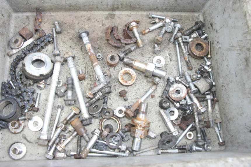 photo de SACO DE PARAFUSOS E FERRAGENS HONDA CA REBEL 125 (1995 - 2001) - Detalhe da peça