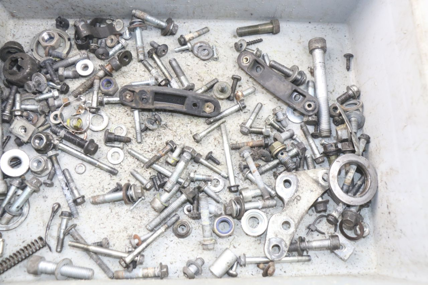 photo de SACO DE PARAFUSOS E FIXADORES PIAGGIO CARNABY 125 (2007 - 2011) - Detalhe da peça