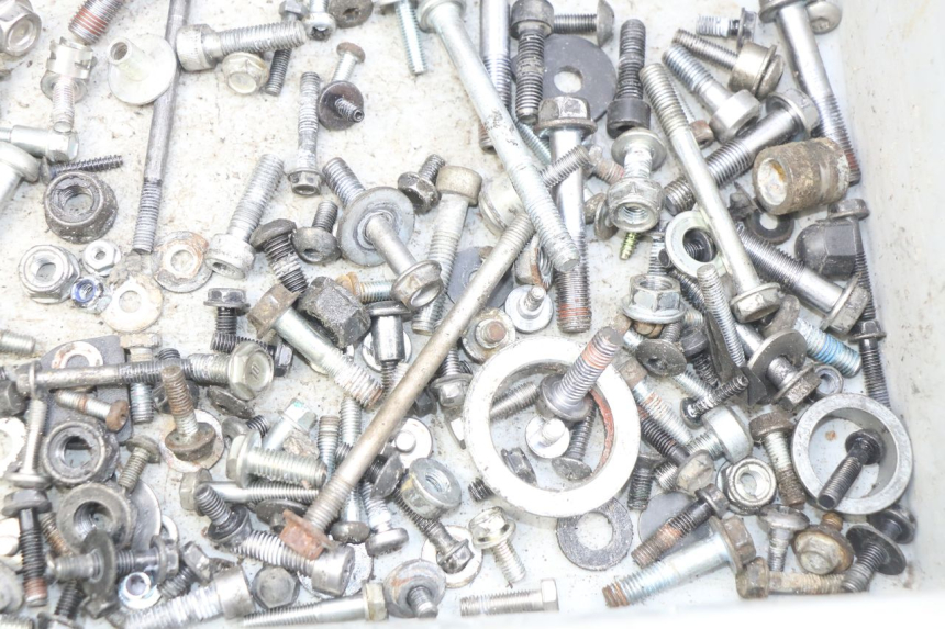 photo de SACO DE PARAFUSOS E FERRAGENS HONDA CB R 1000 (2018 - 2023) - Zoom do estado de desgaste