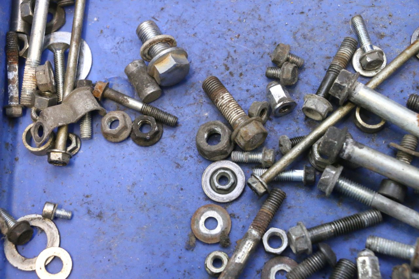 photo de SACO DE PARAFUSOS PARAFUSOS HONDA CB TWO FIFTY 250 (1991 - 2002) - Zoom do estado de desgaste