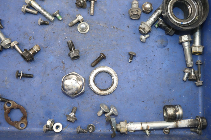 photo de SACO DE PARAFUSOS E FERRAGENS HONDA CBF 125 (2009 - 2015) - Zoom do estado de desgaste