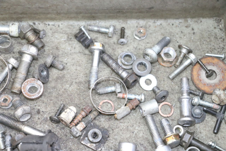 photo de SACO DE PARAFUSOS E FERRAGENS HONDA CBF 500 (2004 - 2007) - Ampliação técnica
