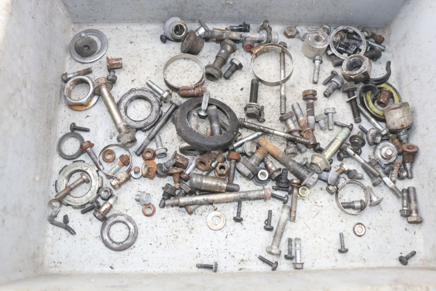 photo de SACO DE PARAFUSOS E FERRAGENS HONDA CBR F SC21 1000 (1986 - 1992) - Detalhe da peça