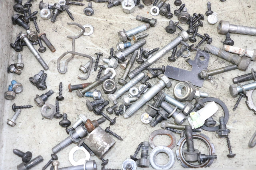 photo de SACO DE PARAFUSOS E FERRAGENS PEUGEOT CITYSTAR 50 (2013 - 2017) - Zoom do estado de desgaste