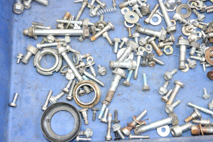 photo de SACO DE PARAFUSOS E FIXADORES KSR CODE 125 (2018 - 2020) - Outro ângulo de visão