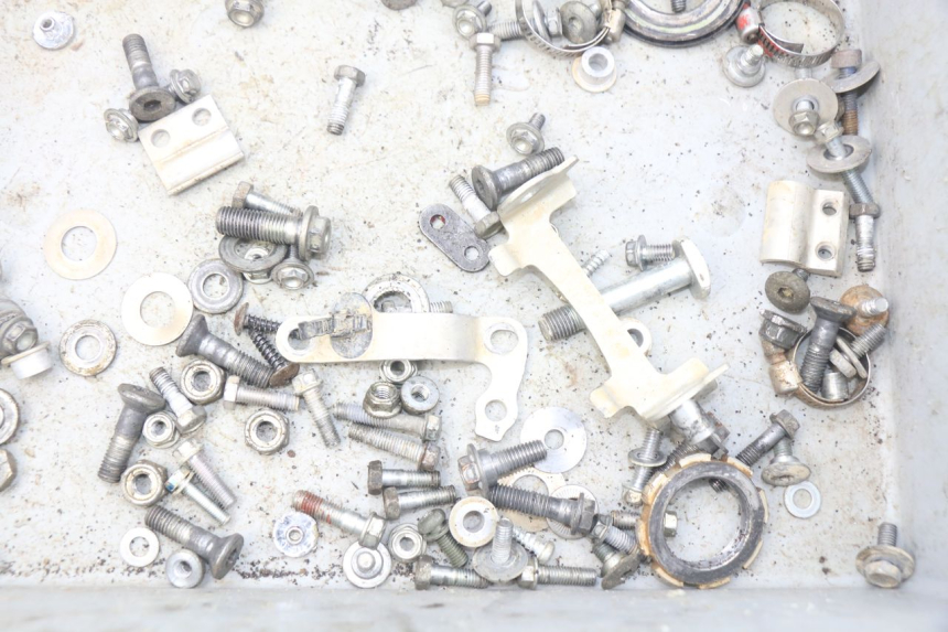 photo de SACO DE PARAFUSOS E FERRAGENS HONDA CRF 250 (2013 - 2016) - Zoom do estado de desgaste