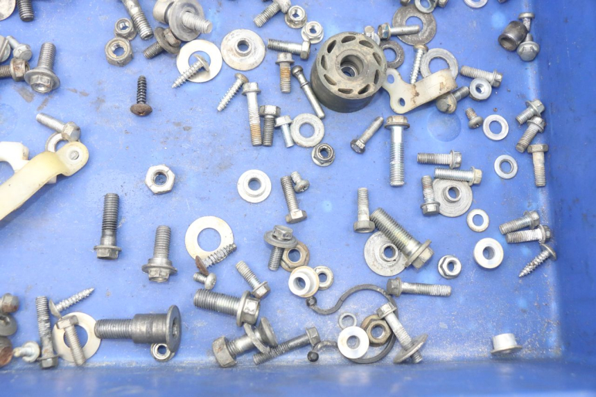 photo de SACO DE PARAFUSOS E FERRAGENS HONDA CRF 250 (2010 - 2013) - Zoom do estado de desgaste