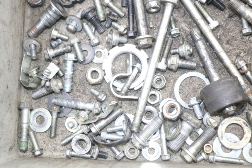 photo de SACO DE PARAFUSOS E FERRAGENS HONDA CRF R 250 (2020 - 2021) - Outro ângulo de visão