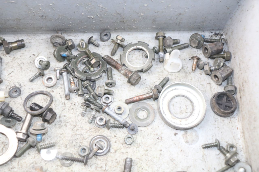 photo de SACO DE PARAFUSOS E FERRAGENS YAMAHA CYGNUS X INJECTION 125 (2007 - 2013) - Zoom do estado de desgaste