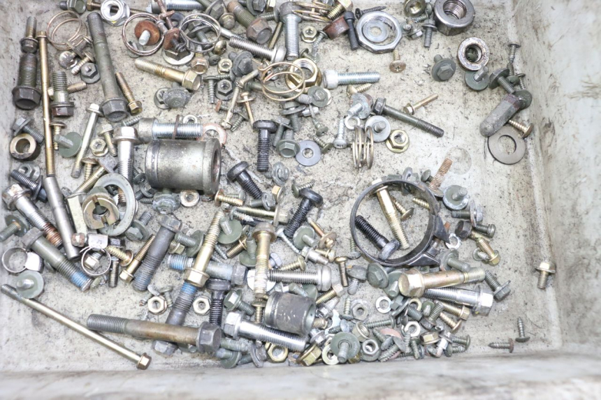 photo de SACO DE PARAFUSOS E FERRAGENS KYMCO DINK STREET 125 (2009 - 2014) - Detalhe da peça