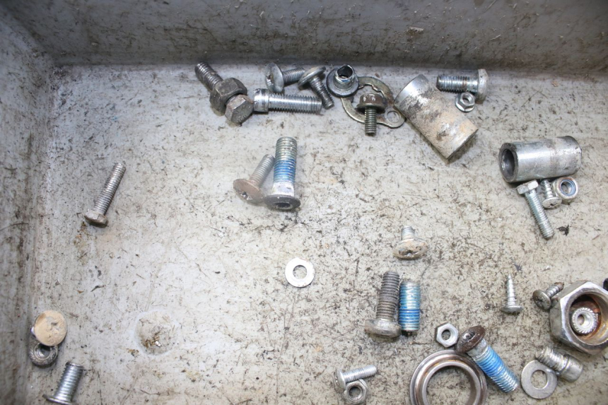 photo de SACO DE PARAFUSOS E FERRAGENS CCR DIRT BIKE 125 - Ampliação técnica