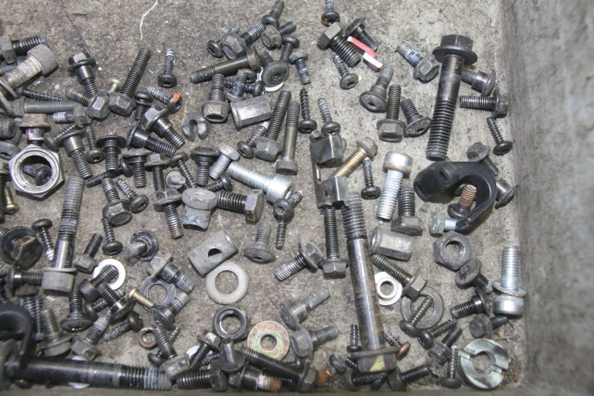 photo de SACO DE PARAFUSOS E FERRAGENS PEUGEOT DJANGO 4T 50 (2014 - 2019) - Zoom do estado de desgaste