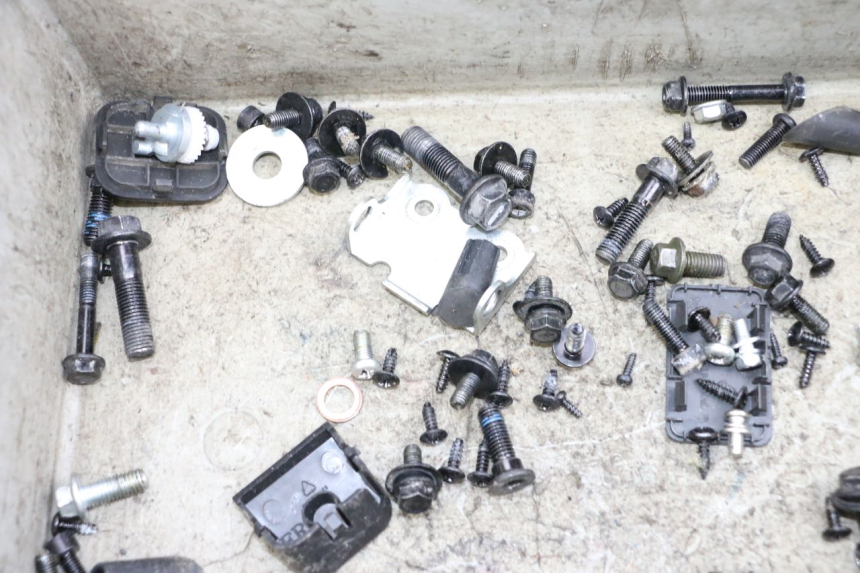 photo de SACO DE PARAFUSOS E FERRAGENS SEGWAY NINEBOT E125S 1 (2022 - 2026) - Zoom do estado de desgaste