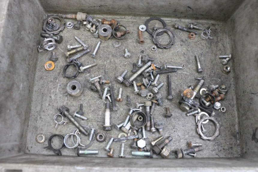 photo de SACO DE PARAFUSOS E FERRAGENS PEUGEOT ELYSEO 125 (1999 - 2004) - Vista principal