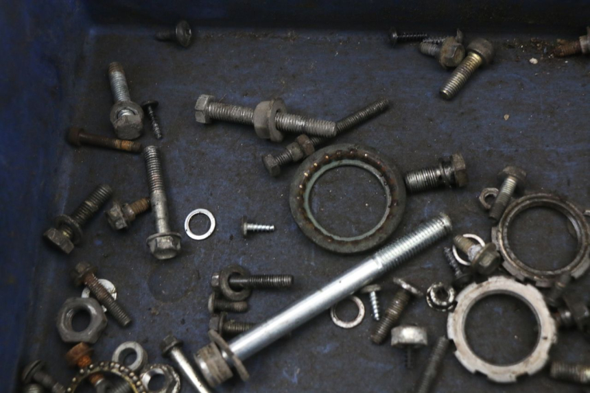 photo de SACO DE PARAFUSOS E FERRAGENS PEUGEOT ELYSTAR 50 (2002 - 2014) - Detalhe da peça
