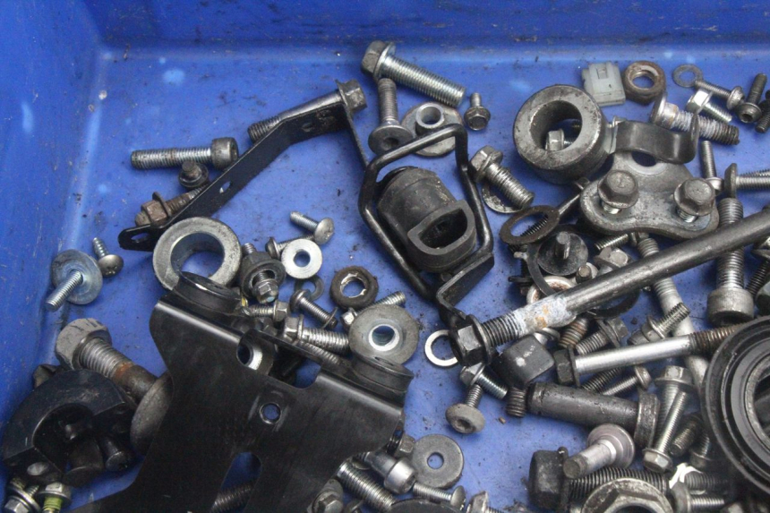 photo de SACO DE PARAFUSOS E FERRAGENS KAWASAKI ER-6 ER6 F ABS 650 (2012 - 2016) - Detalhe da peça