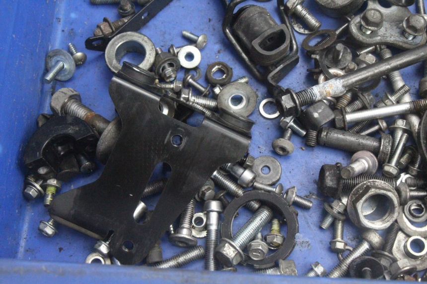 photo de SACO DE PARAFUSOS E FERRAGENS KAWASAKI ER-6 ER6 F ABS 650 (2012 - 2016) - Outro ângulo de visão