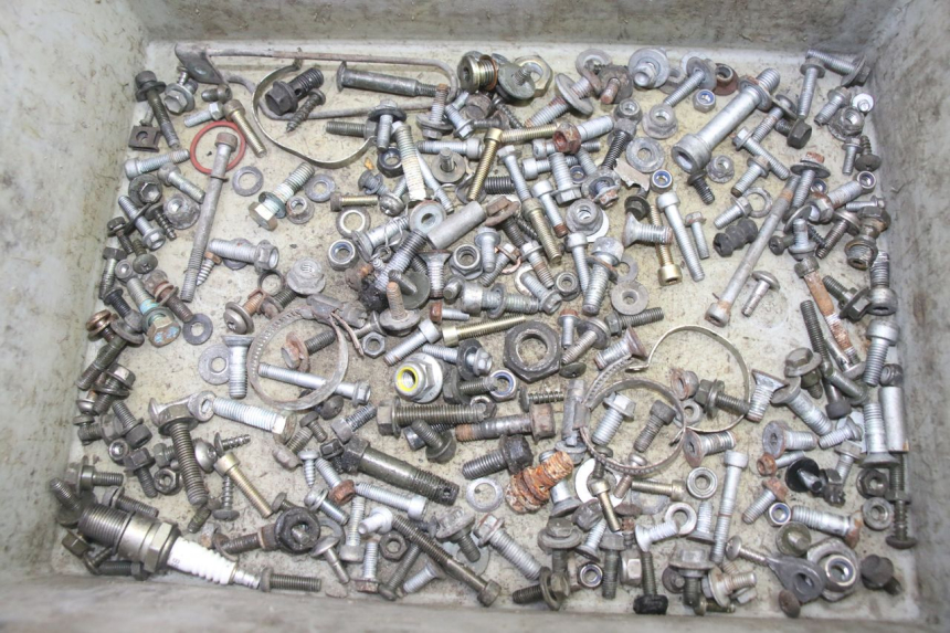 photo de SACO DE PARAFUSOS E FIXADORES APRILIA ETX 125 (1998 - 2002) - Vista principal