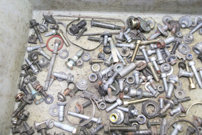 photo de SACO DE PARAFUSOS E FIXADORES APRILIA ETX 125 (1998 - 2002) - Detalhe da peça