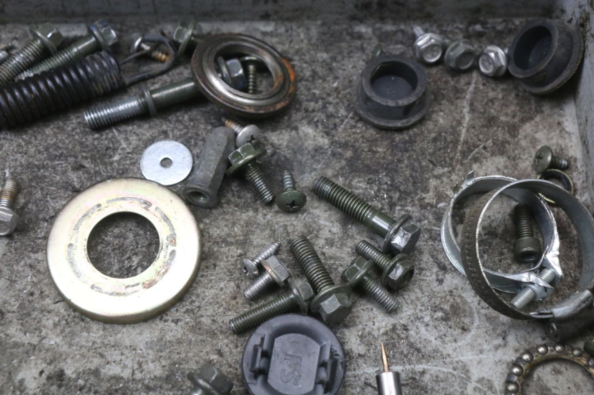 photo de SACO DE PARAFUSOS E FIXADORES JM MOTORS EVOLIS 4T 50 (2018 - 2022) - Outro ângulo de visão