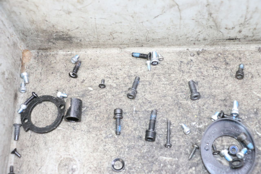 photo de SACO DE PARAFUSOS E FERRAGENS SEGWAY NINEBOT F40E 1 - Outro ângulo de visão