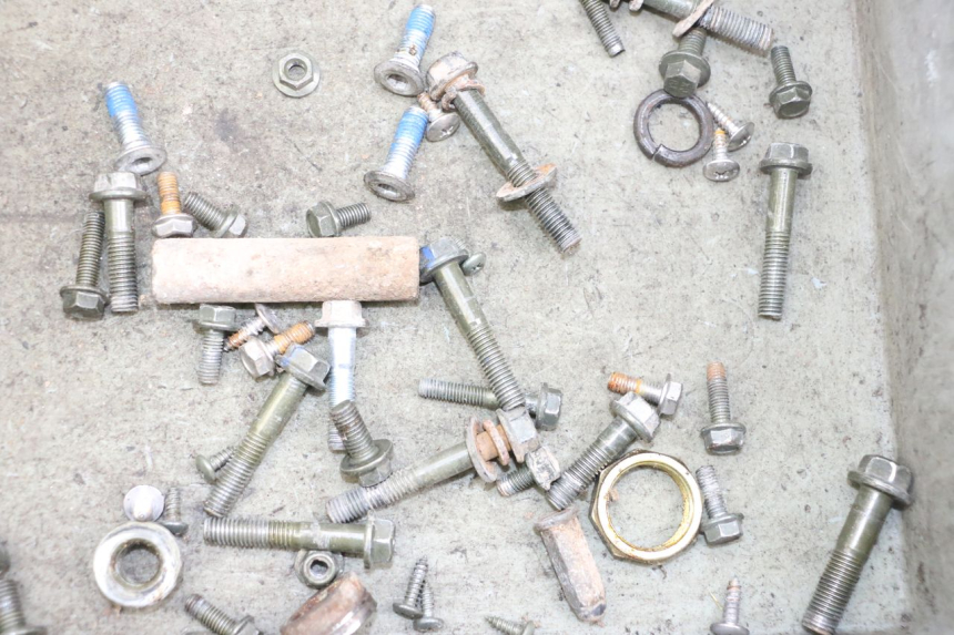 photo de SACO DE PARAFUSOS E FERRAGENS BTC FELICE SPORT 50 - Outro ângulo de visão