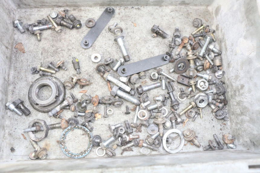 photo de SACO DE PARAFUSOS E FERRAGENS HONDA FES PANTHEON 2T 125 (1998 - 2002) - Detalhe da peça